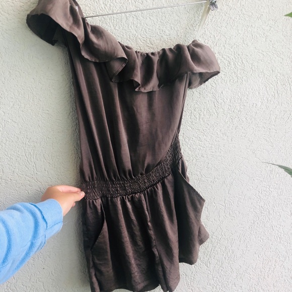 One Shoulder Ruffle Romper with Pockets - Picture 2 of 5